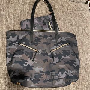 Stella and Dot Lady Boss Camo Tote